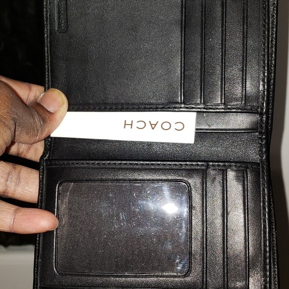 Coach Wallet - Picture 4 of 4